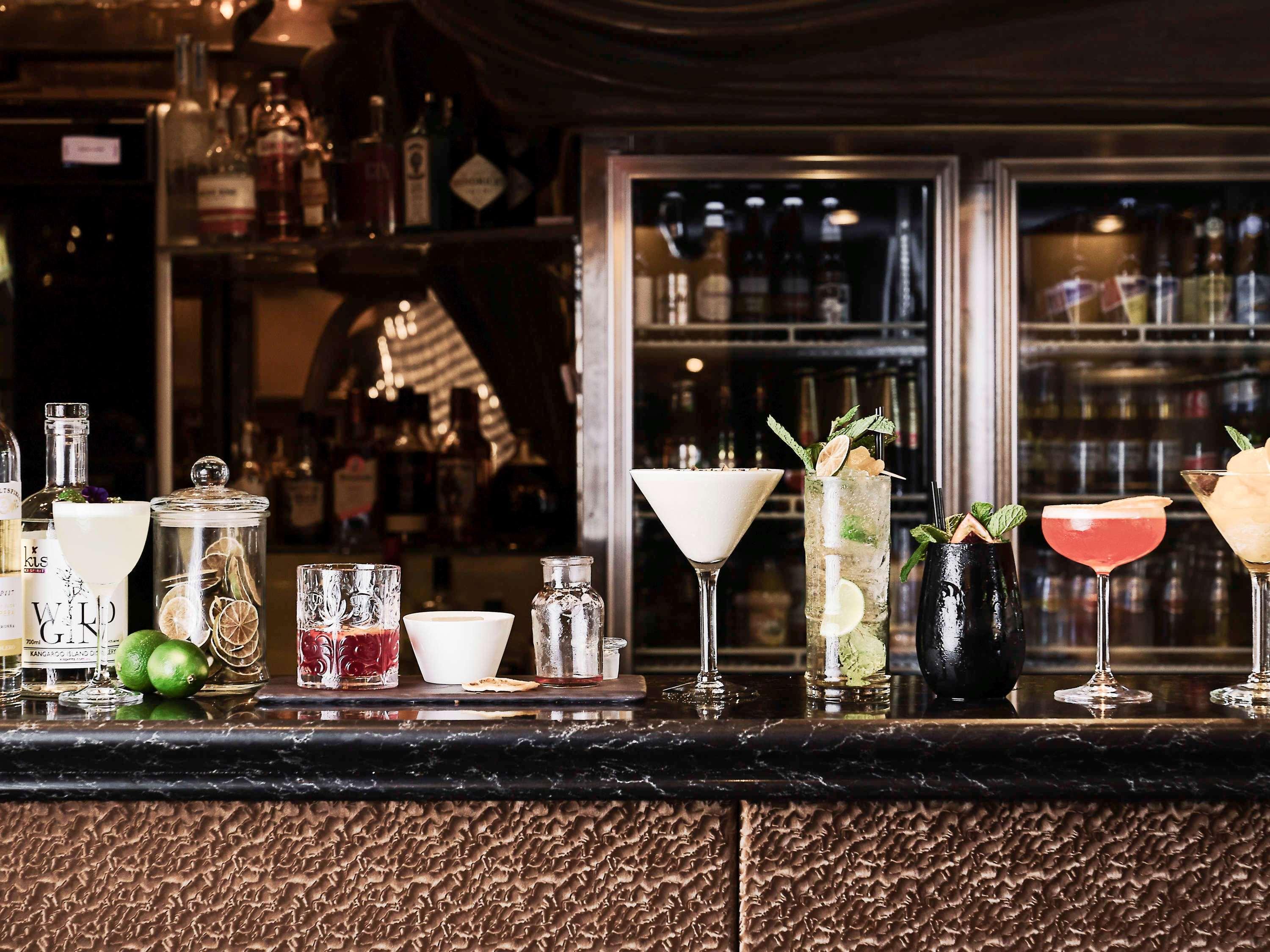 The Playford Adelaide - Mgallery Bagian luar foto Cocktails at the bar